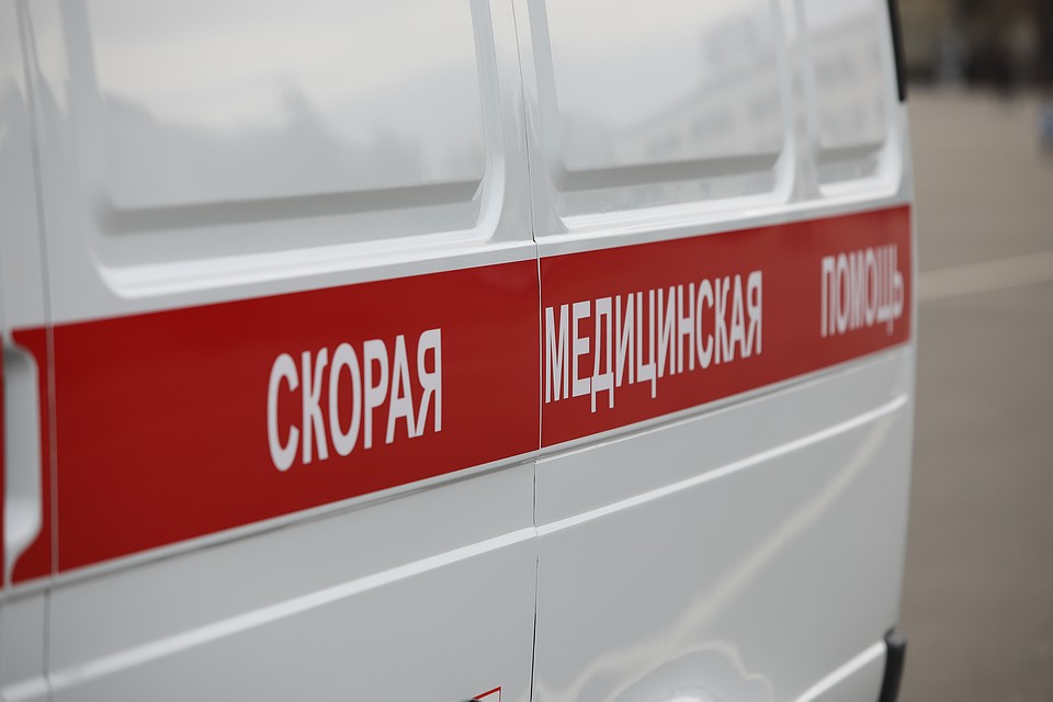 В аварии нескольким людям была оказана медицинская помощь.