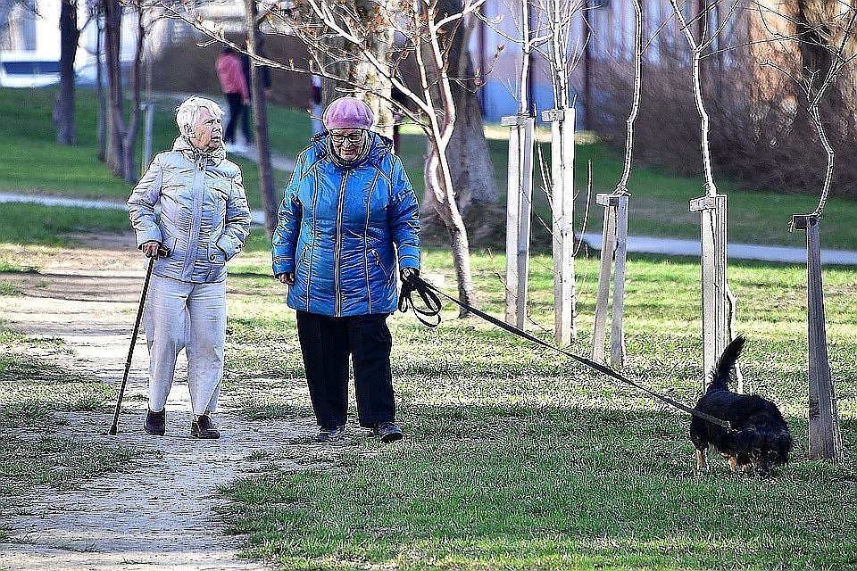 Кому в июле следует сидеть дома, рассказал врач