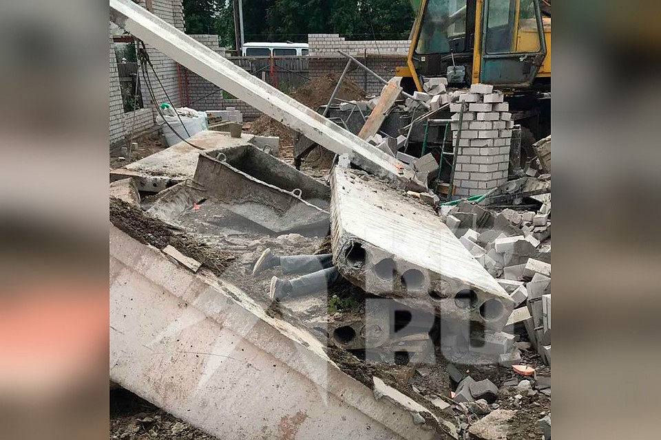 На стройке в Зуевке погибли три человека. Фото: предоставлено очевидцами