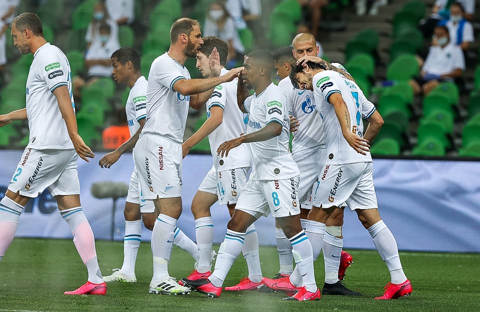 "Зенит" второй раз подряд взял золото чемпионата России Фото: ФК "Зенит"