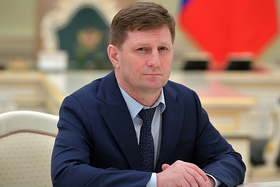В одном из интервью чиновник рассказывал, что юные годы у него были лихими, друзья - непростого характера, а досуг - весьма рисковым