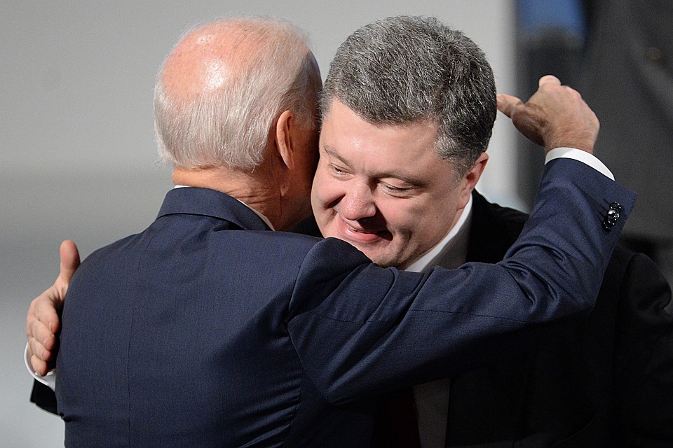 Порошенко подтвердил факт проведения диверсионной операции, но заявил Байдену, что ничего о ней не знал