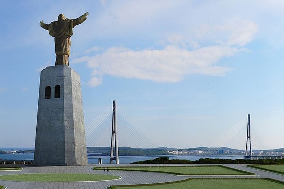 33-метровую бронзовую скульптуру на 47-метровом постаменте планировали поставить в Санкт-Петербурге в 2016-м году. Фото: предоставлено Владивостокской епархией