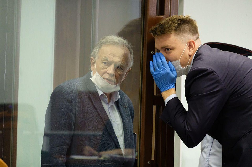 Соколов внимательно слушал своих коллег