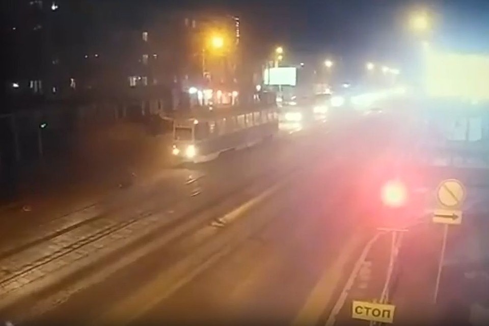 Журналист погиб, переходя дорогу.