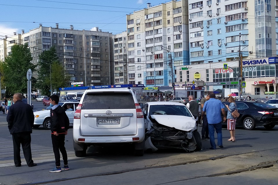 Авария произошла в четвертом часу вечера