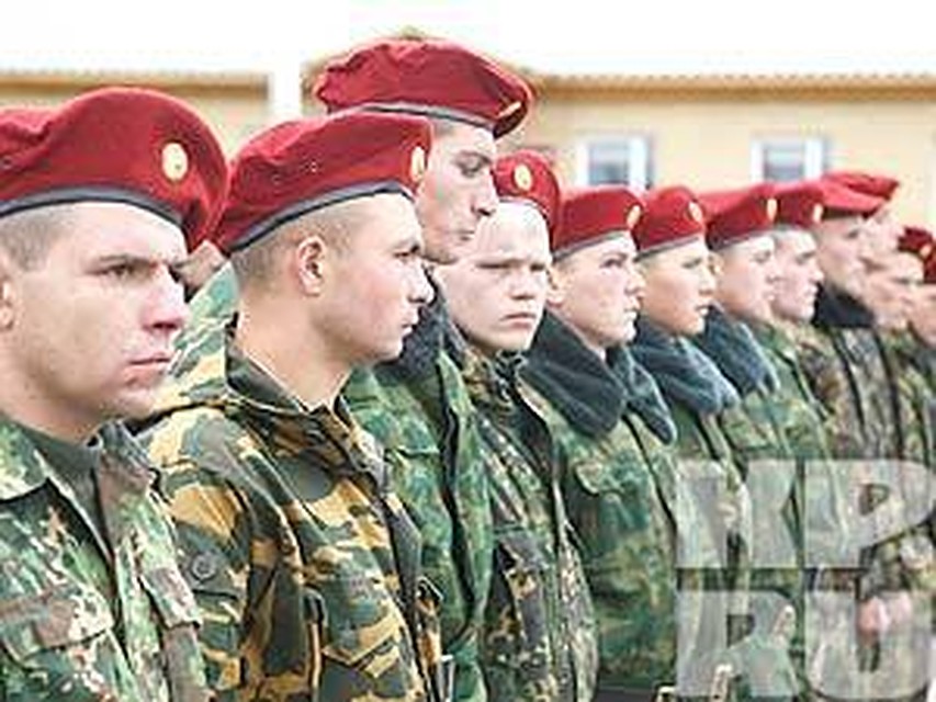 Медведеву в Кисловодске вручили краповый берет