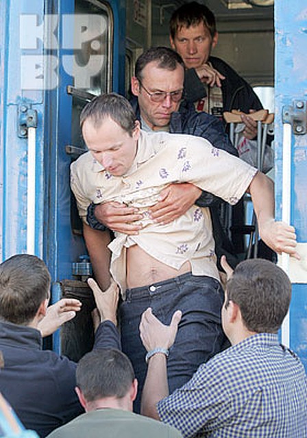 Вчера спасенный альпинист (на фото) вернулся в Минск.