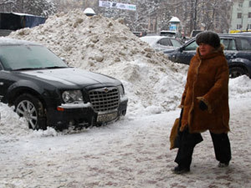 Коммунальные службы города работают в авральном режиме.