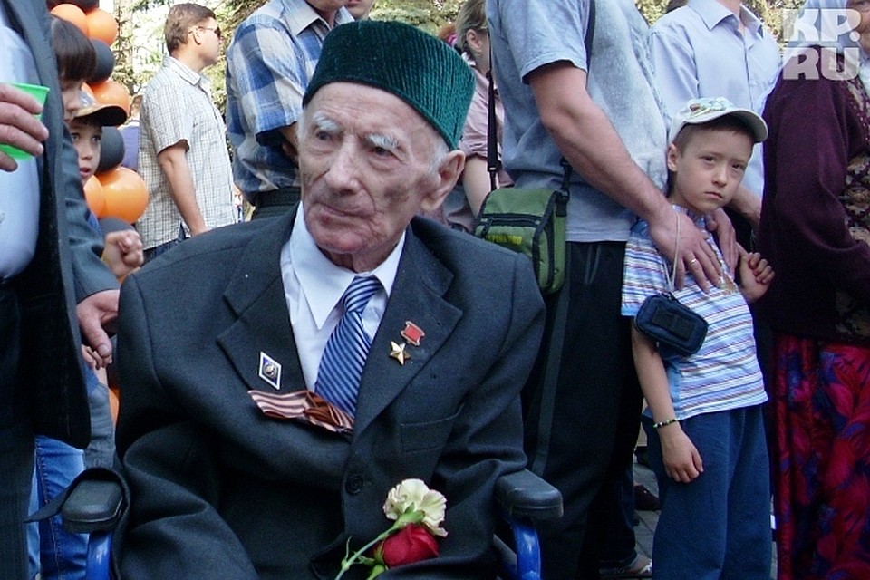 Тазетдину Багаутдиновичу 88 лет, когда будущий герой попал на фронт, ему едва исполнилось 18