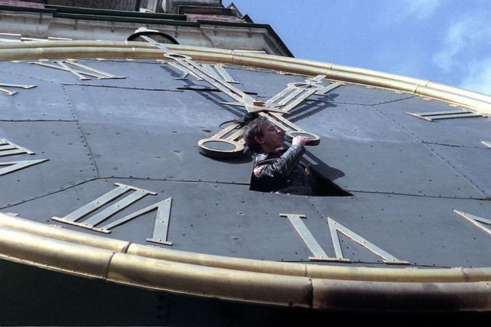 Россиянам вскоре, возможно, опять надо будет переводить стрелки.