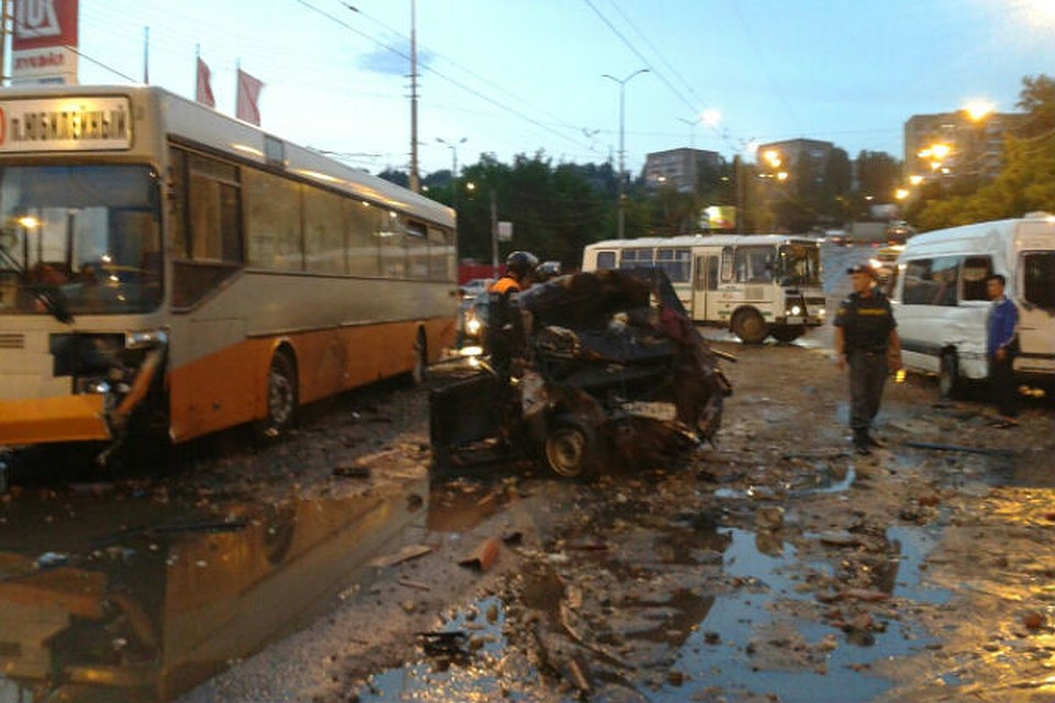 Водителя иномарки госпитализировали в тяжелом состоянии