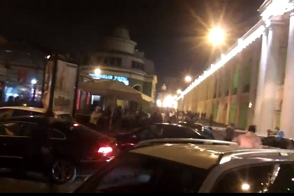 Люди в панике разбегались