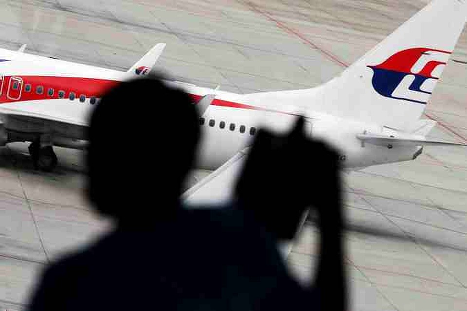 Уже больше недели никто не может найти самолет авиакомпании Malaysia Airlines, летевший из Куала-Лумпура в Пекин и пропавший над Южно-Китайским морем