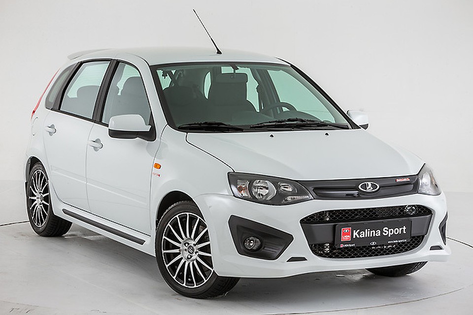 Kalina Sport: измененный обвес и спортивные диски.