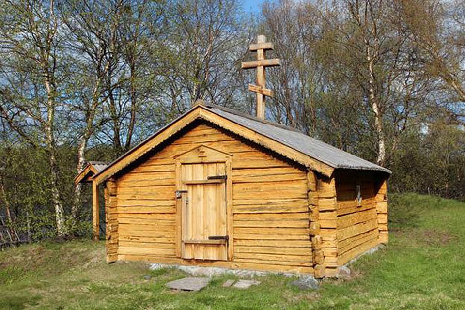 Построенная еще в XVI столетии православная часовня святого Георгия Победоносца в Нейдене, стала в октябре 1944-го свидетельницей победоносного наступления советских войск. http://norginfo.com
