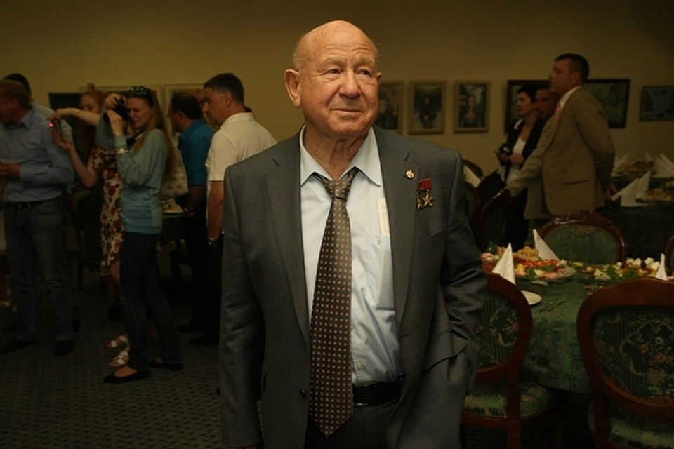 Алексей Архипович в эти дни буквально нарасхват.