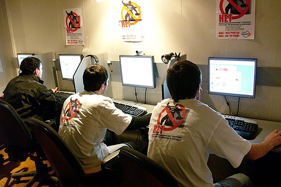 Модное название «хакатон» (англ. hackathon) произошло от слов hack - хакер и marathon - марафон