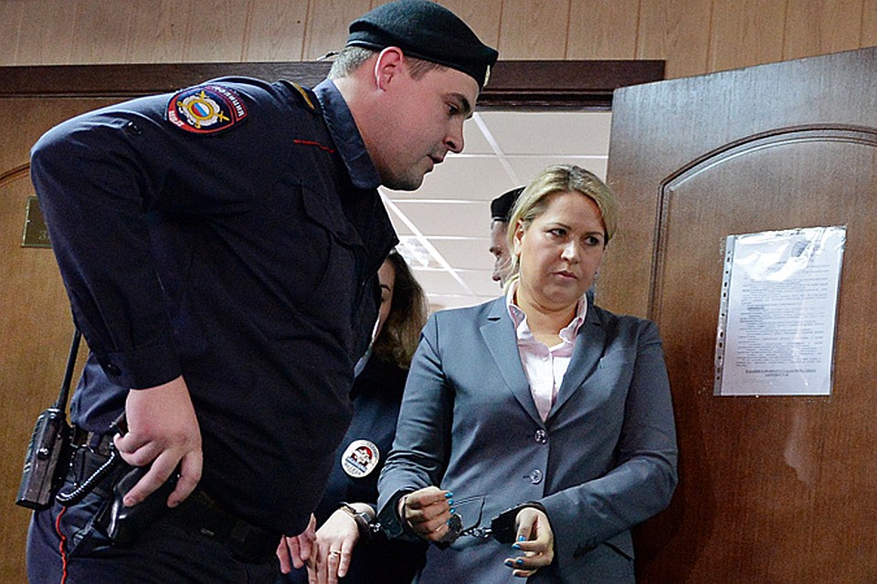 Васильева побоялась ехать в СИЗО в бриллиантах