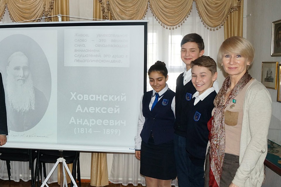 Елена Русинова (справа) использует в практике наследие великого русского филолога. Фото: Предоставлены Фондом Хованского