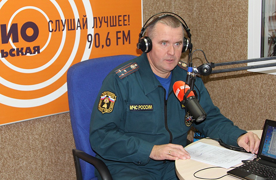 Заместитель начальника ГУ МЧС России по Саратовской области Роман Ковбасюк в гостях у "Комсомольской правды"