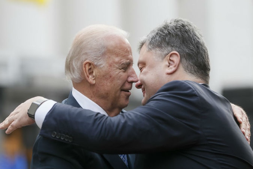 Байден встретился в Киеве с Порошенко.