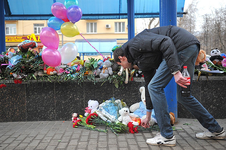 Москвичи почтили память погибшей девочки.