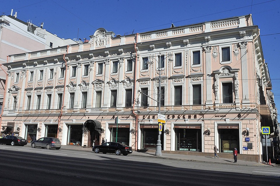 Москва таинственная: Почему в Елисеевском для винного отдела прорубили свой ход и за что изгнали хозяина магазина
