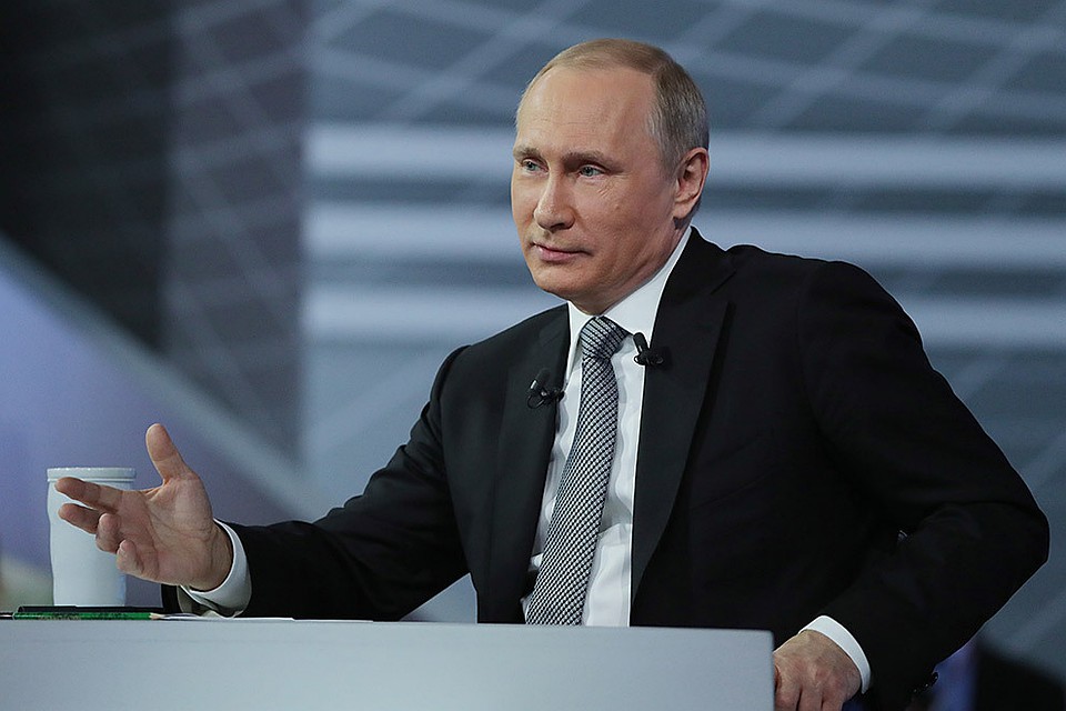 Владимир Путин уже третий час отвечает на вопросы. Фото: Михаил Климентьев/ТАСС