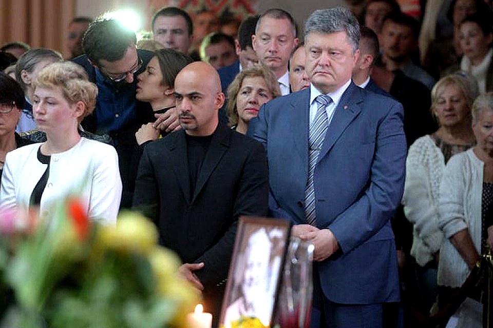 Петр Порошенко пришел на церемонию прощания с Павлом Шереметом в Киеве. Фото: rian.com.ua.
