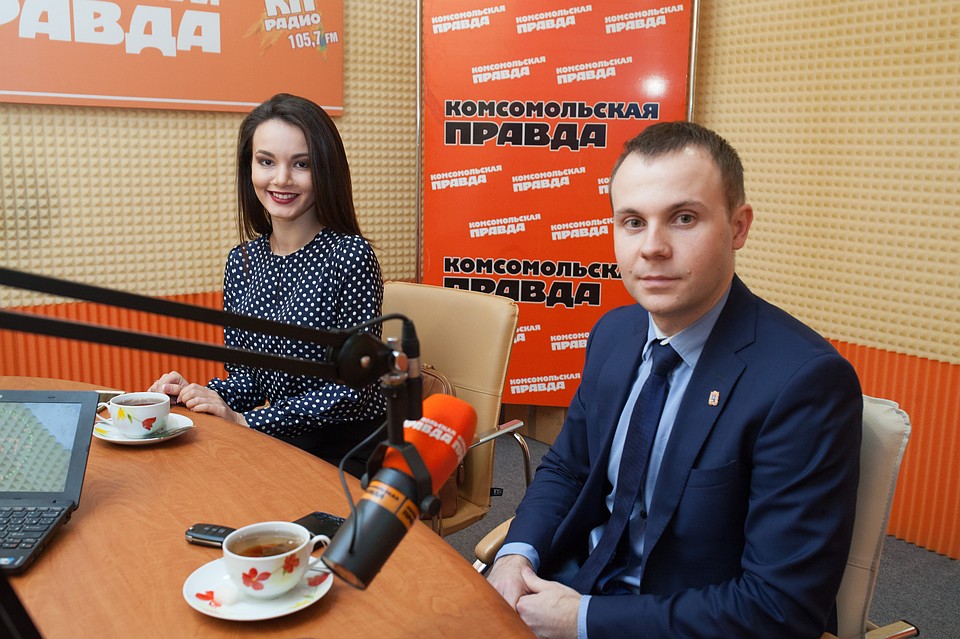 «Вторая Вице-мисс Студенчество России 2015» Талия Айбедуллина. Заместитель министра образования и молодежной политики края – начальник отдела молодежной политики Дмитрий Донецкий