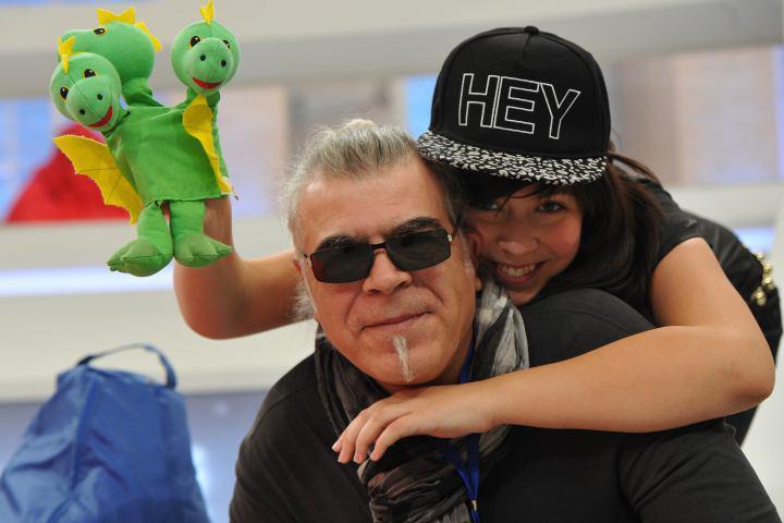 Музыкант Андрей Давидян и его дочь Катя на съемках шоу "Голос. Дети"