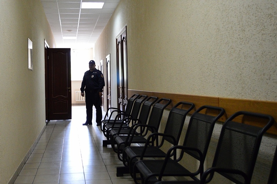 Процесс проходит за закрытыми дверями