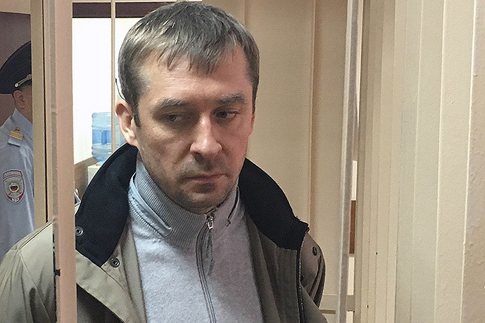 Ранее у полковника в квартире были найдены 8 миллиардов