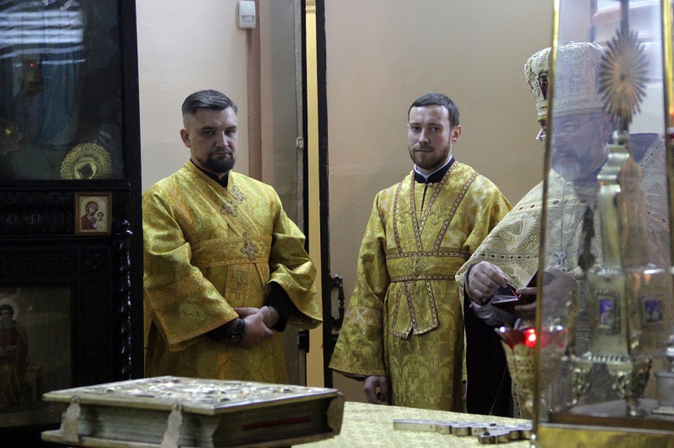 Баста отслужил Божественную литургию. Пресс-служба Гатчинской епархии.