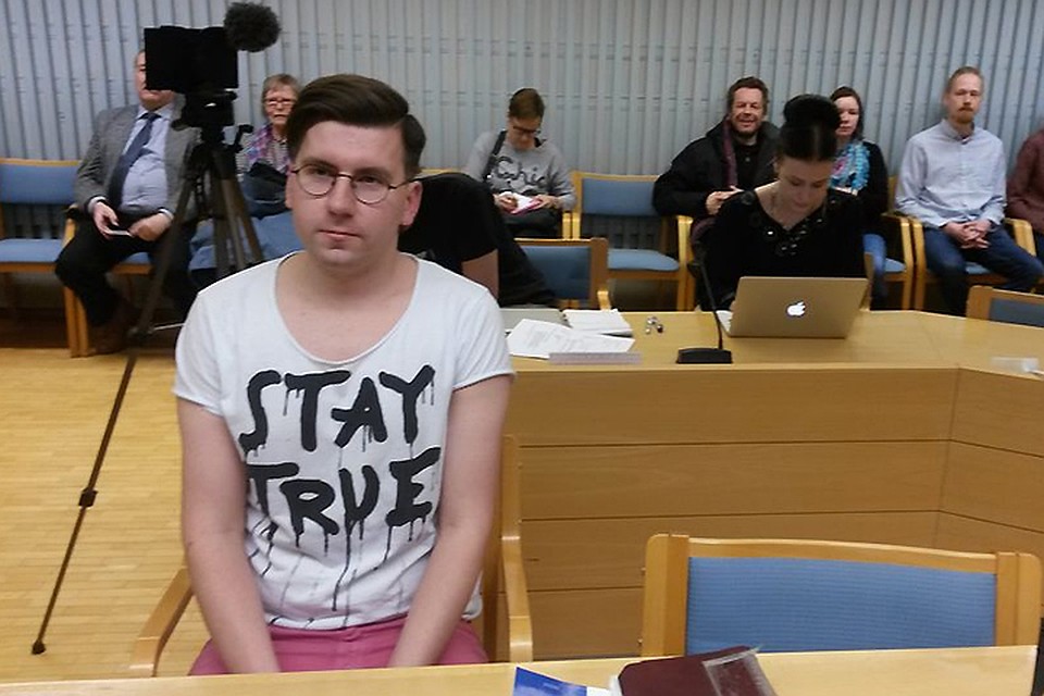 Представитель правящей партии «Истинных финнов» Себастиан Тюнккюнен предстал перед судом. Фото: Tiina-Leena Kurki/Yle