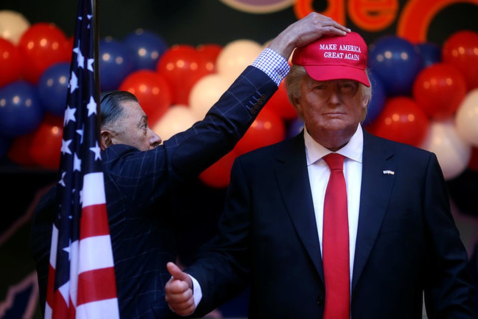 Во время президентской гонки Трамп потратил на выпуск кепок со слоганом «Сделаем Америку снова великой» денег больше, чем на политических консультантов и рекламу
