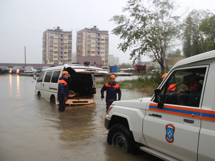 Помощь же медиков женщине-водителю не понадобилась. Фото: ЮРПСО