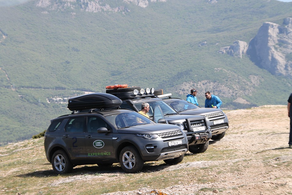 Полноприводные Land Rover рождены для смелых вылазок. Фото Владимира Гаврилова