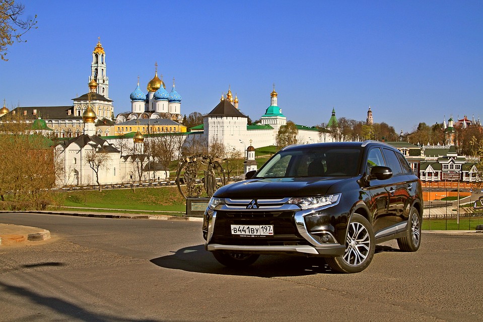 Mitsubihi Outlander и самое начало нашего долгого тест-драйва - Сергиев Посад Фото: Евгений ВАСИН