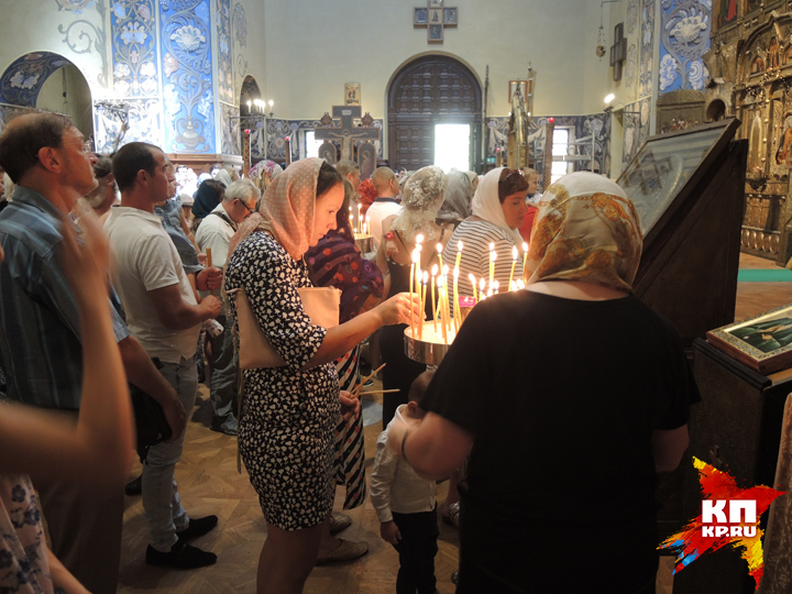 Поминальная служба о погибших прихожанах Николаевского кафедрального собора в Ницце Фото: Дарья АСЛАМОВА