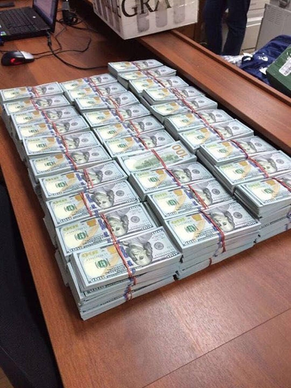 Если бы полковник полиции был предпринимателем, он мог бы спокойно попасть список российских миллиардеров по версии журнала Forbes. ФОТО: Оперативная съемка, предоставлено kommersant.ru