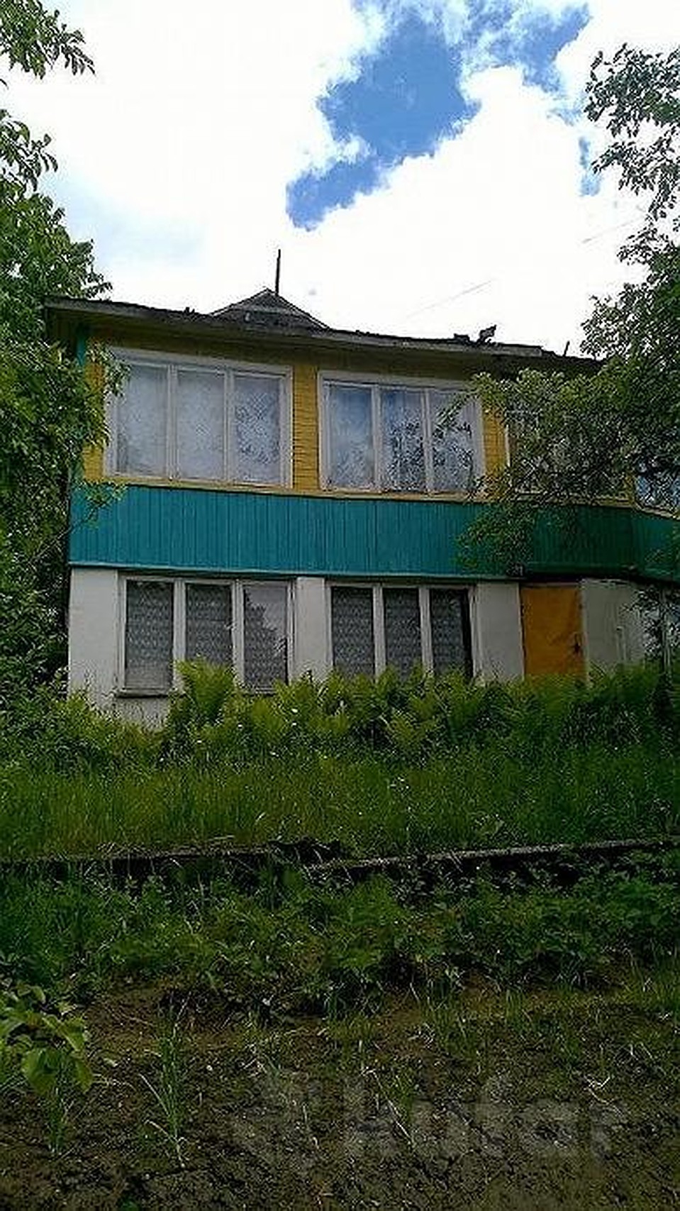 Двухэтажный домик с садом в 8 километрах от Минска стоит 15 тысяч долларов Фото:kufar.by