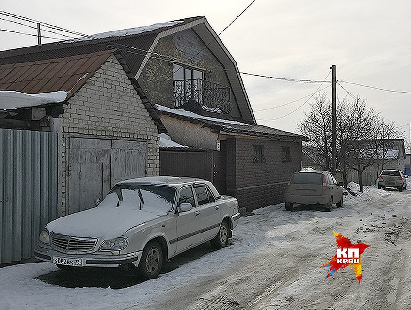 Дом, где отгремела скандальная вечеринка - небольшой коттедж с мансардой недалеко от центра города. Фото: Наталья ВАРСЕГОВА
