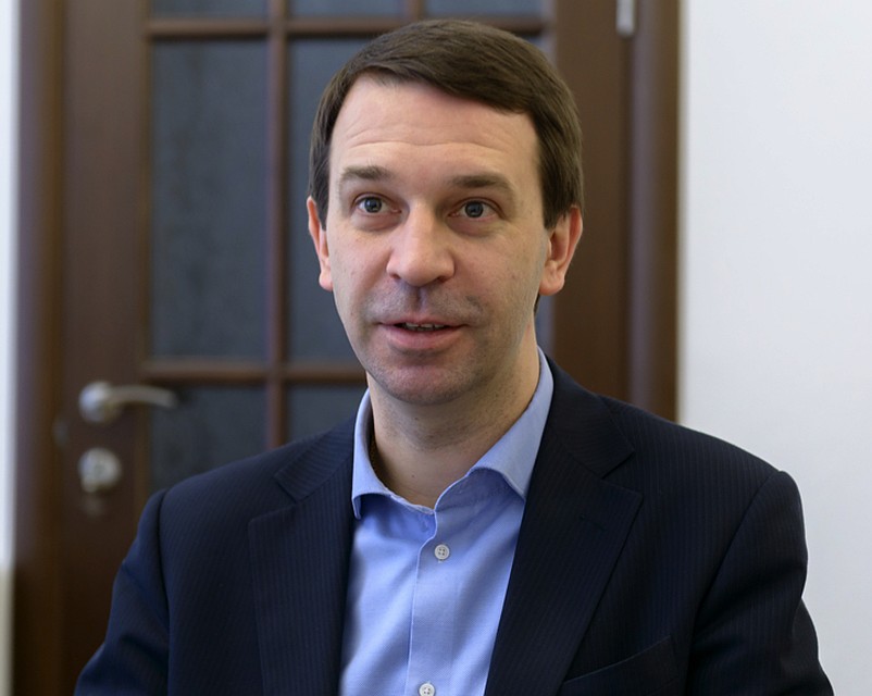 Новоиспеченному академику РАН и заместителю министра образования и науки Григорию Трубникову - 40 лет.