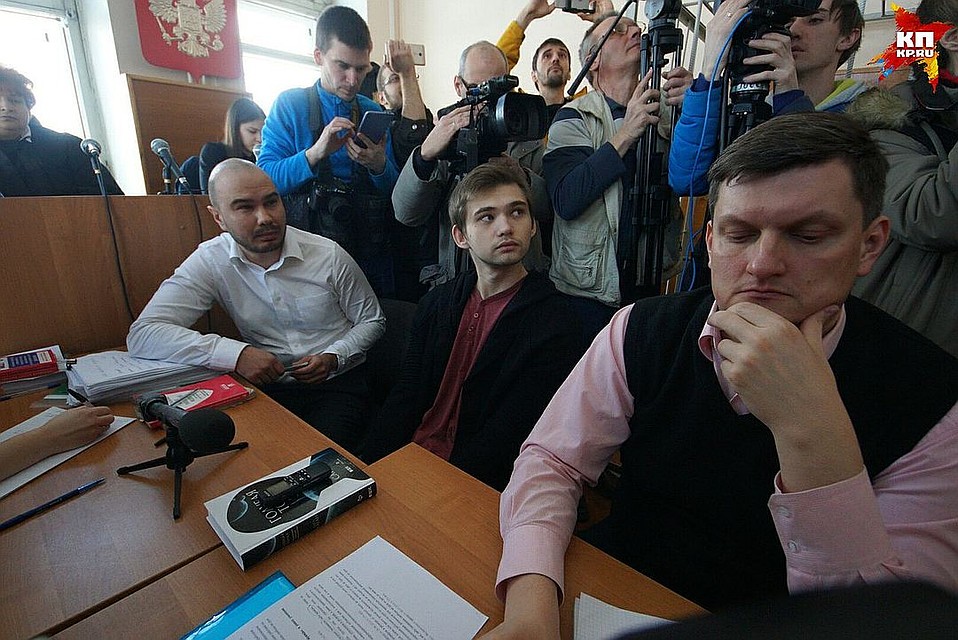Адвокат Алексей Бушмаков (справа) ранее защищал Чудновец, а теперь Соколовского Фото: Алексей БУЛАТОВ