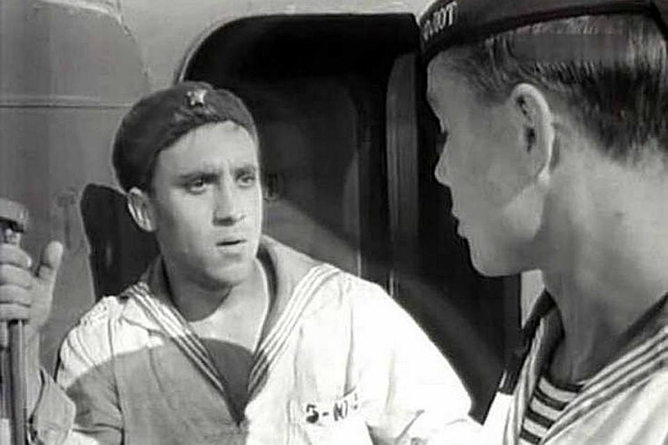 Владимир Высоцкий в роли матроса Петра в фильме «Увольнение на берег» (1962 г.). Фото: кадр из фильма