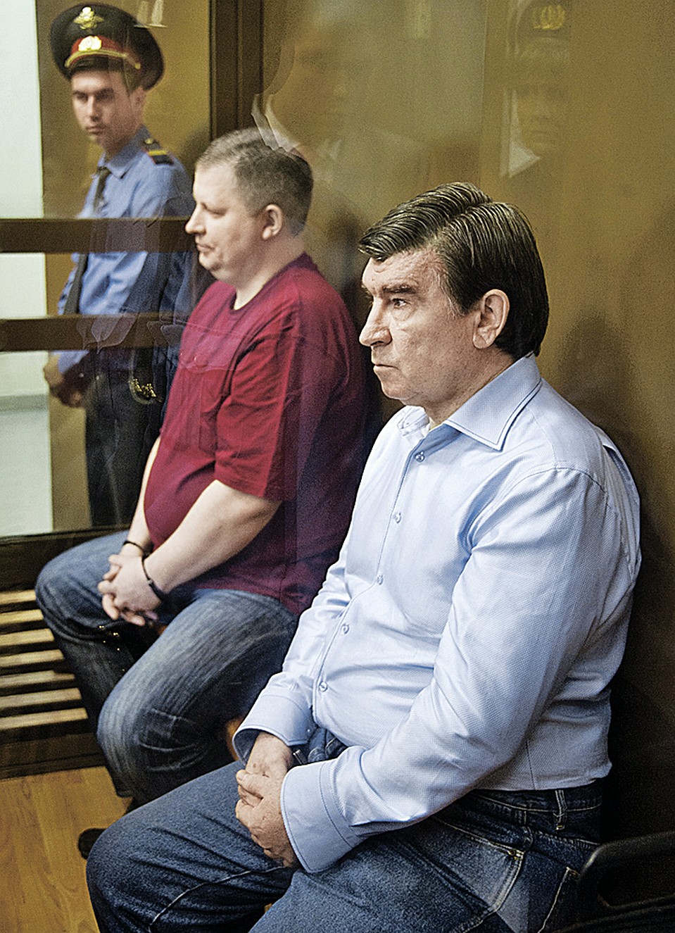 Юрия Буланова (на переднем плане) обвинили в растрате 30 миллионов рублей. Экс-префект получил 3,5 года колонии. Фото: Михаил ФОМИЧЕВ/ТАСС