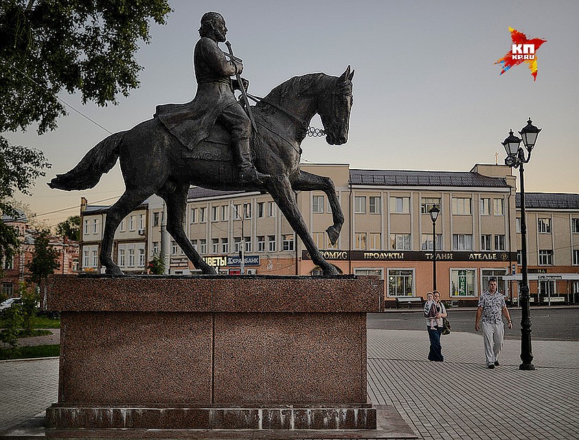 Памятник воеводе Боборыкину в Кинешме. Фото: Виктор ГУСЕЙНОВ