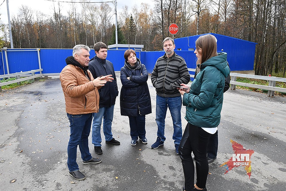 Москвичи, живущие в трех километрах от полигона, опасаются, что его расширят и продолжат сбрасывать мусор Фото: Михаил ФРОЛОВ